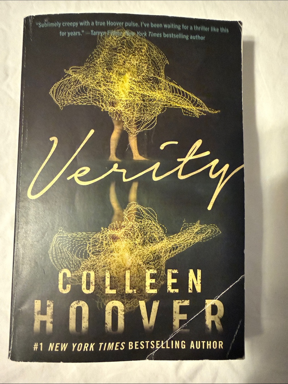 Verity by Colleen Hoover - Fiction book